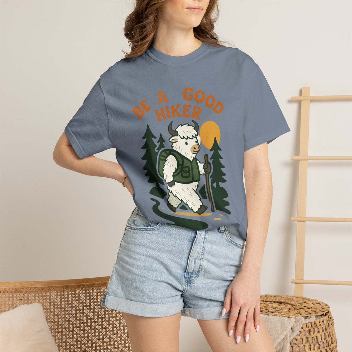 Be a good hiker- Tshirt