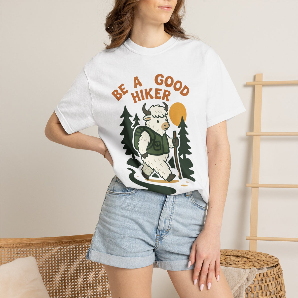 Be a good hiker- Tshirt