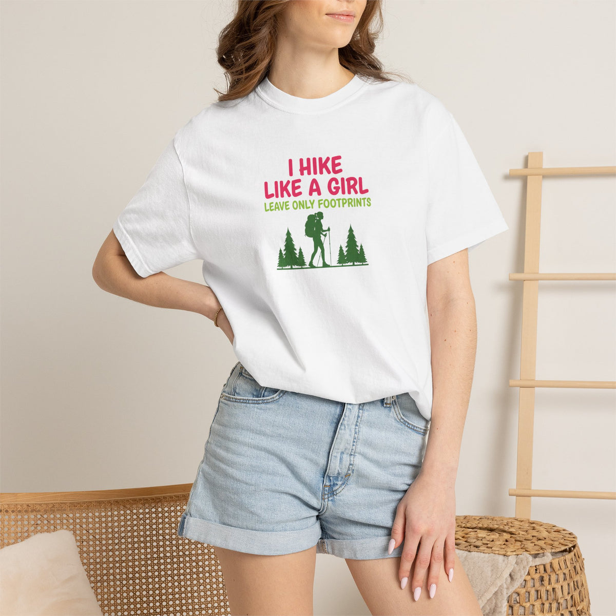 I hike like a girl- Tshirt