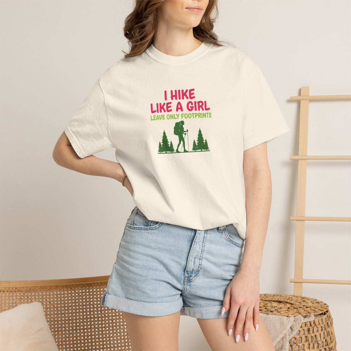 I hike like a girl- Tshirt